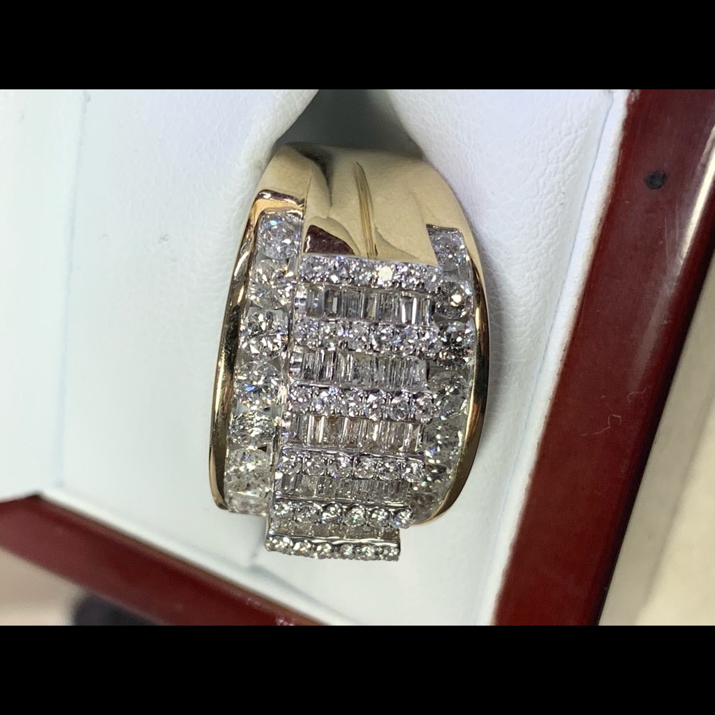 200 Ct Diamond Ring